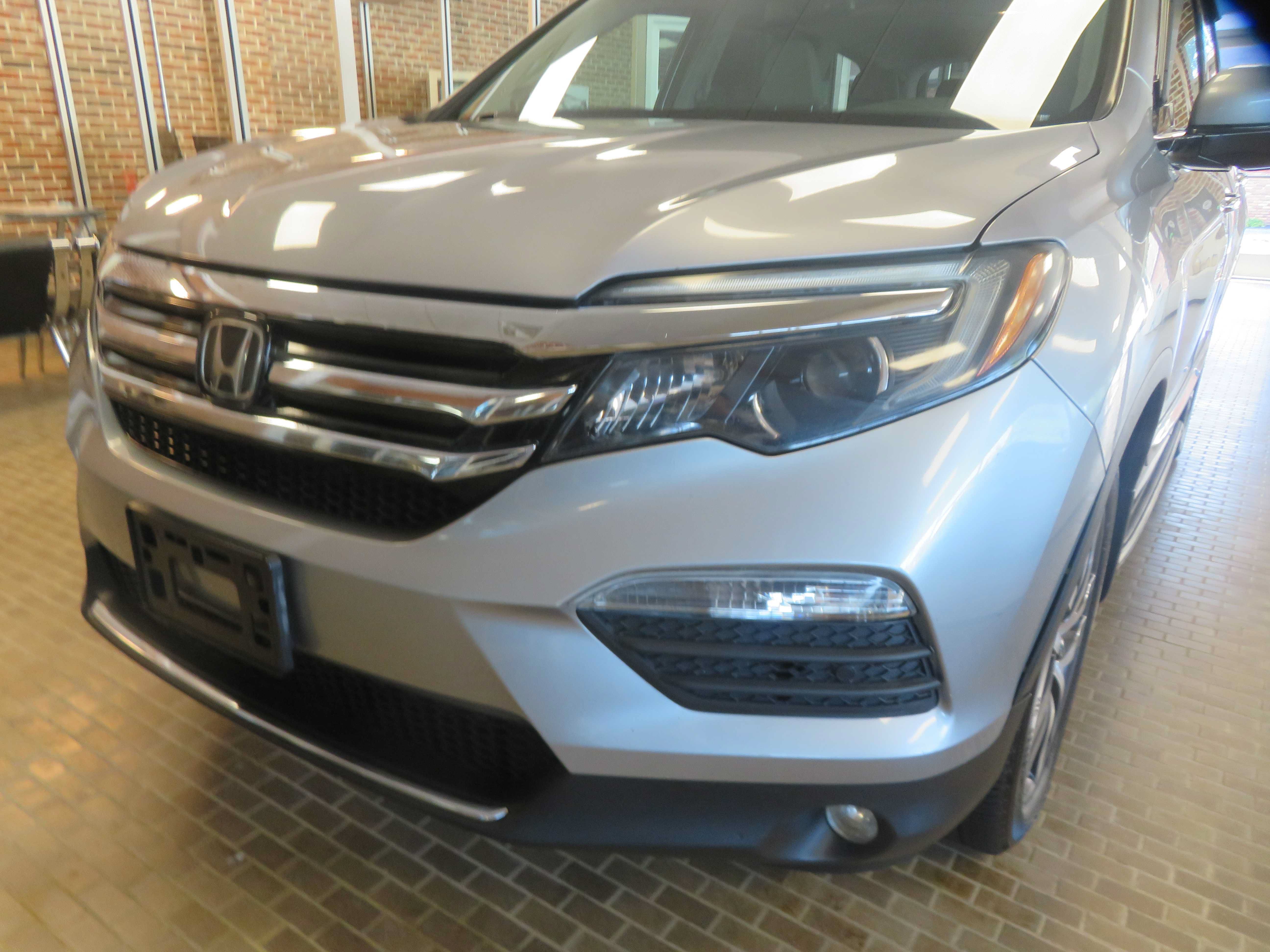 Used 2017 Honda Pilot Touring image 61