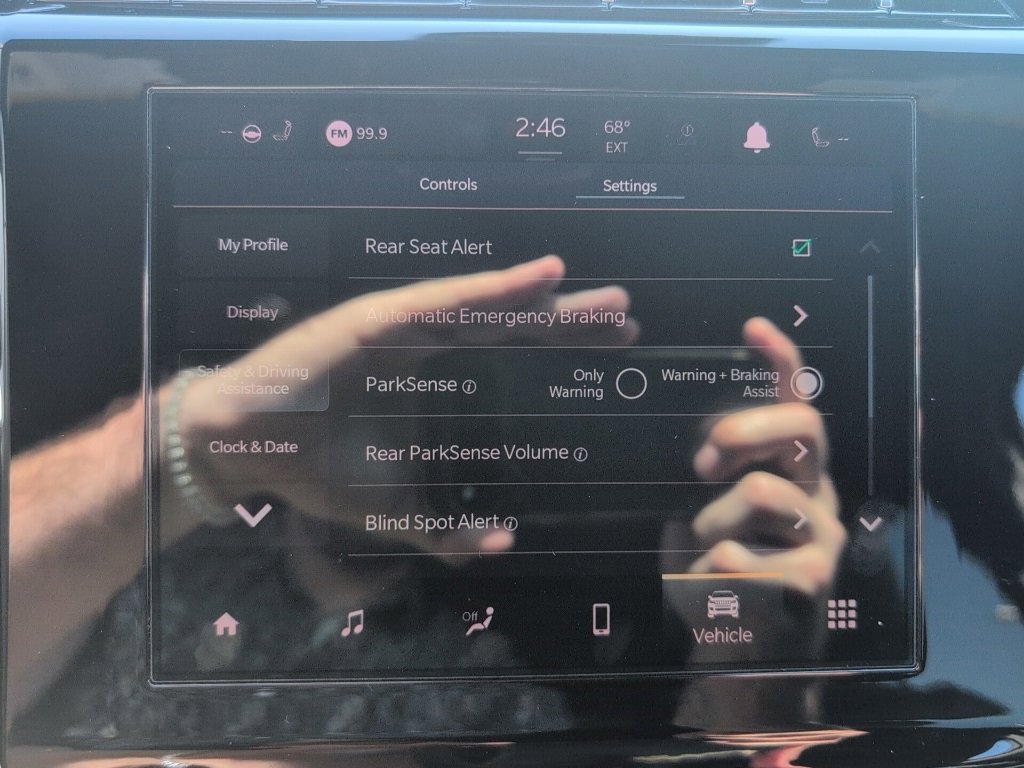 Used 2023 Jeep Grand Cherokee Altitude image 44