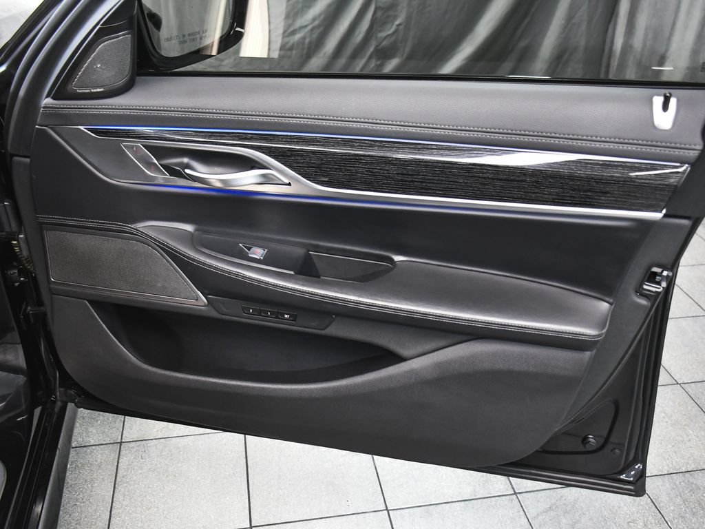 Used 2022 BMW 740i xDrive w/ M Sport Package AWD/4WD image 21