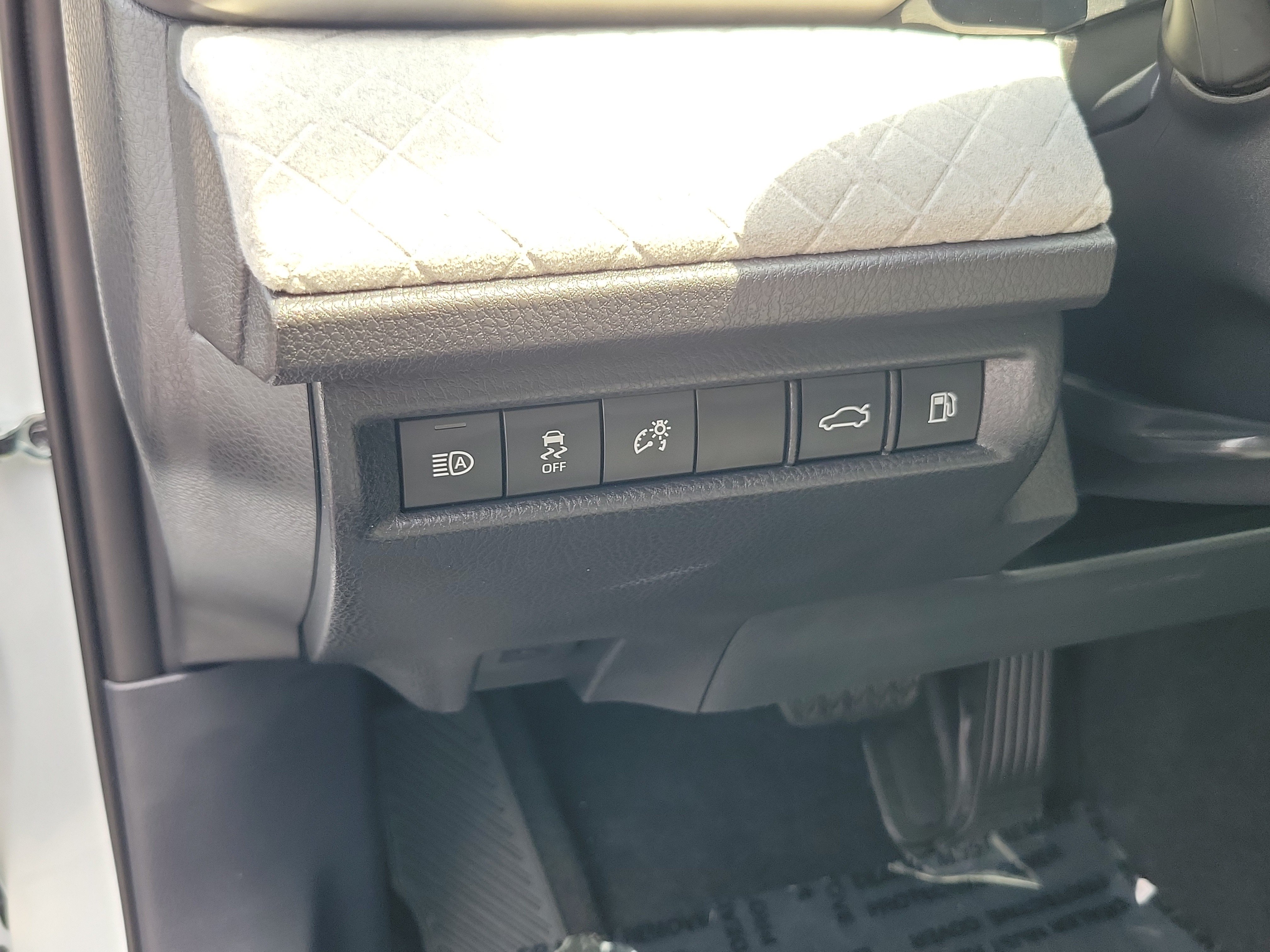 Used 2026 Toyota Camry XLE AWD/4WD image 17