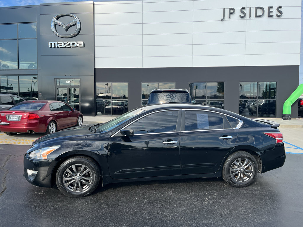 Used 2015 Nissan Altima 2.5 S w/ Special Edition Package FWD video 2