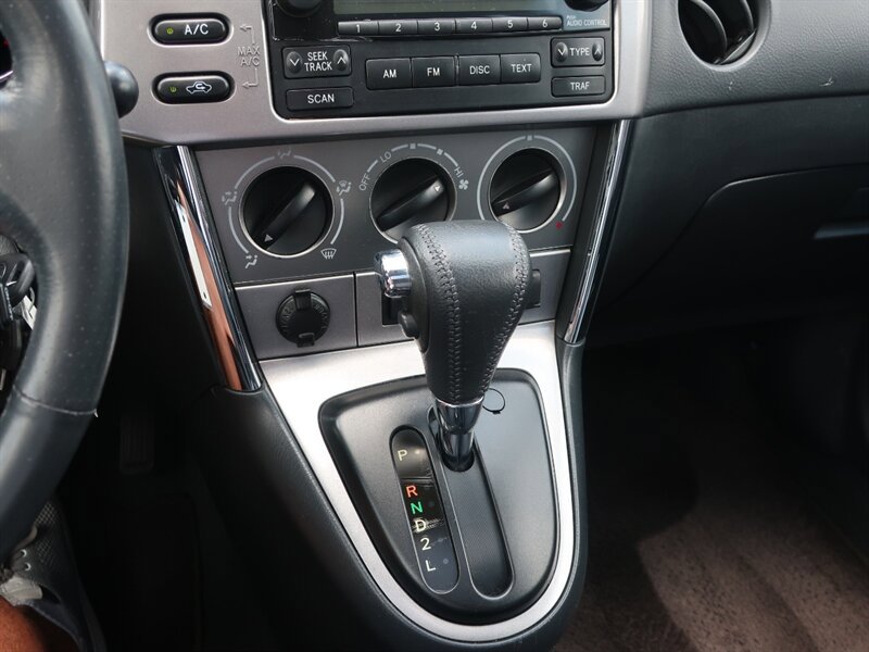 Used 2006 Toyota Matrix XR FWD image 19