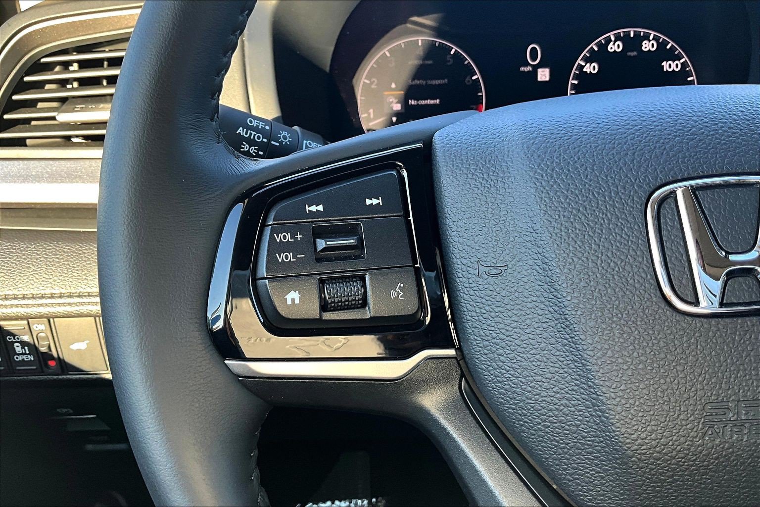 Certified 2025 Honda Odyssey EX-L image 19