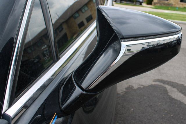 Used 2021 Lexus UX 200 w/ Accessory Package (Z1) image 7