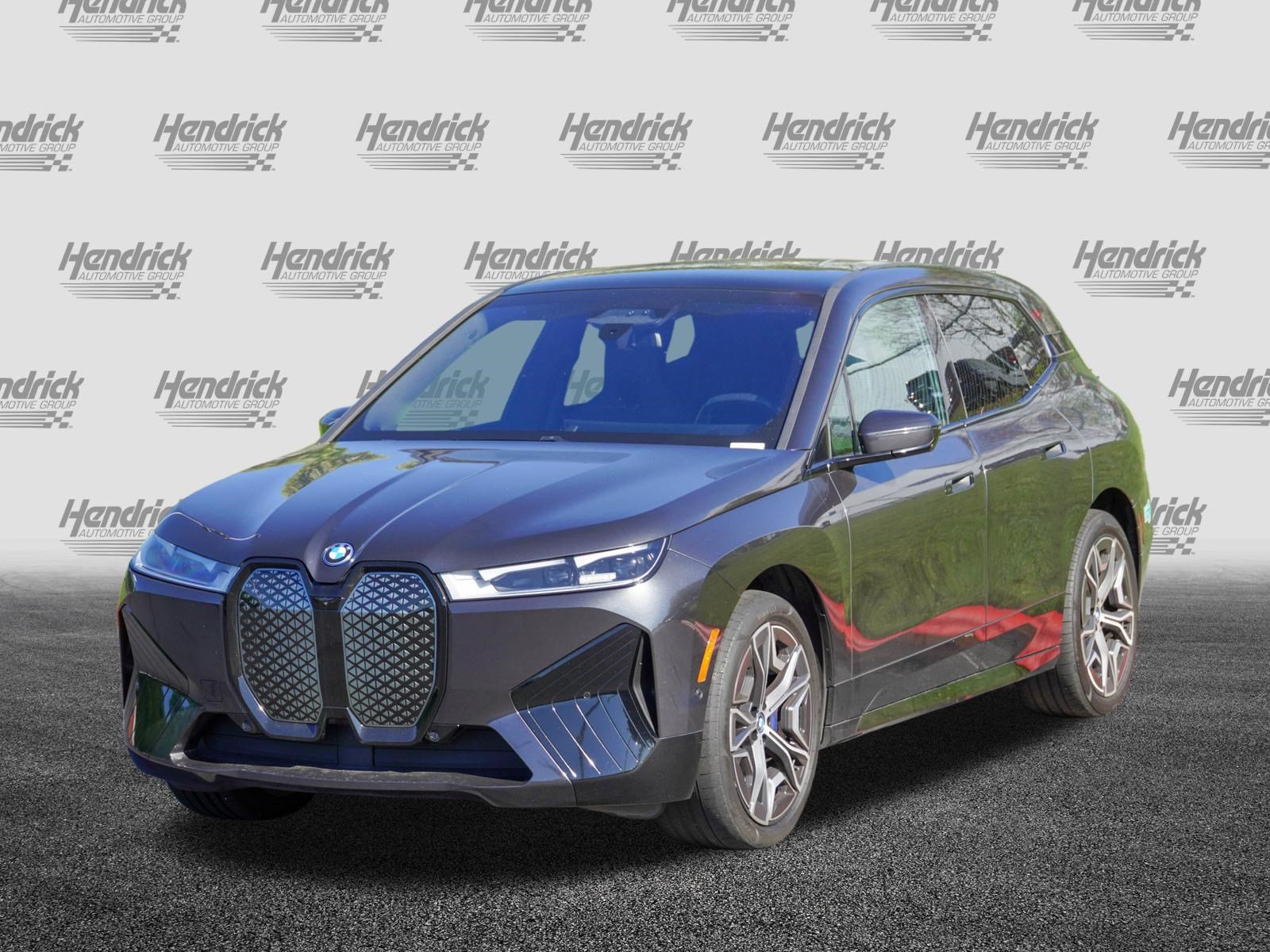 Certified 2024 BMW iX xDrive50 w/ Sport Package AWD/4WD image 5