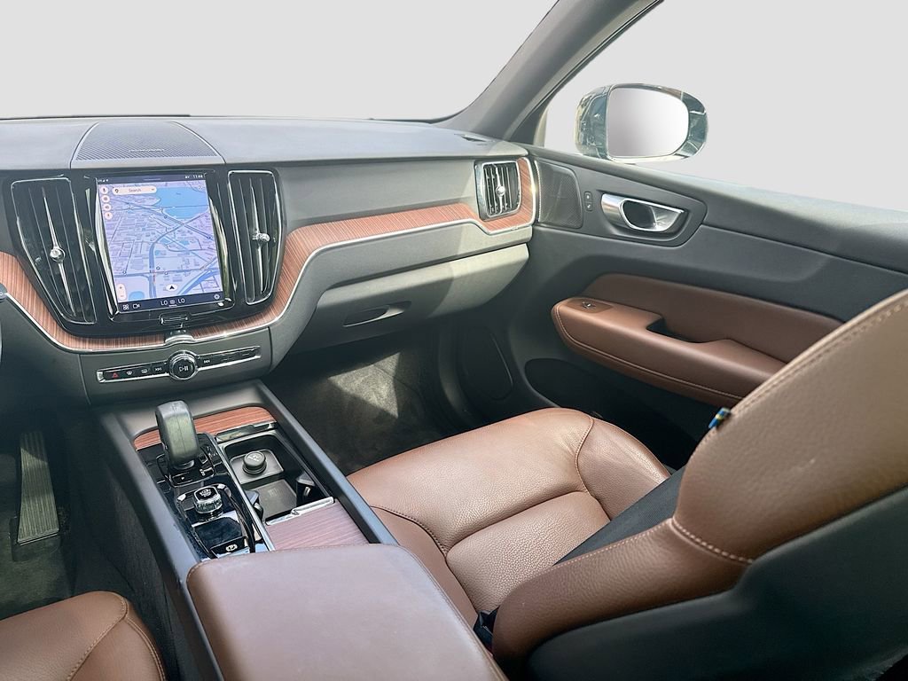 Used 2023 Volvo XC60 B5 Plus w/ Protection Package Premier image 26
