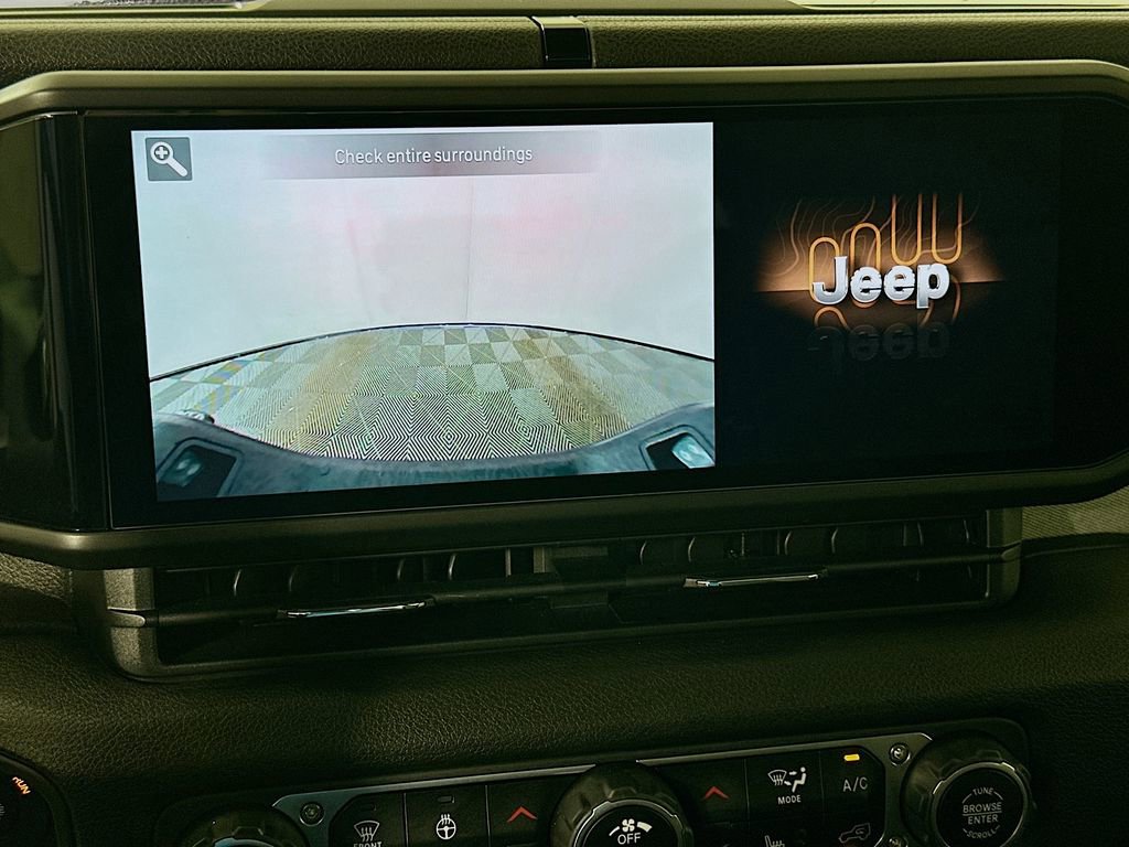 Used 2024 Jeep Gladiator Sport image 13