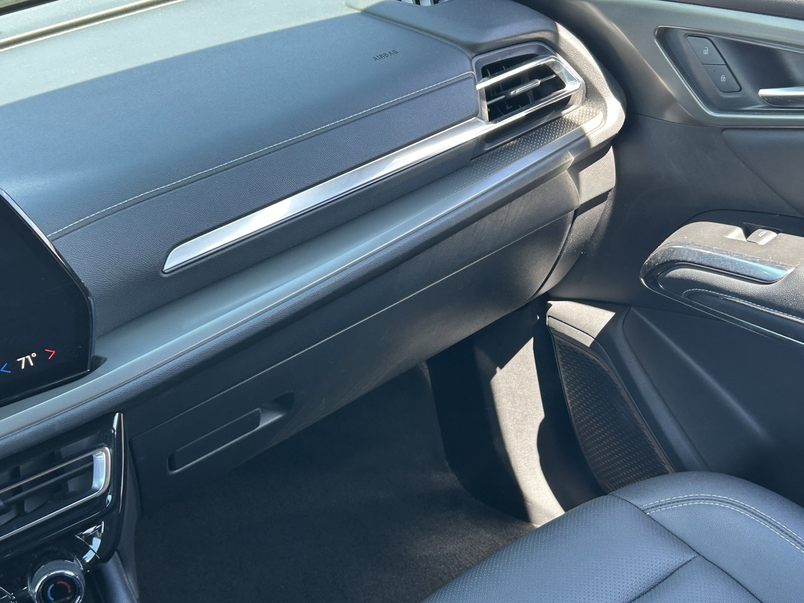 Certified 2025 Chevrolet Traverse LT FWD image 20