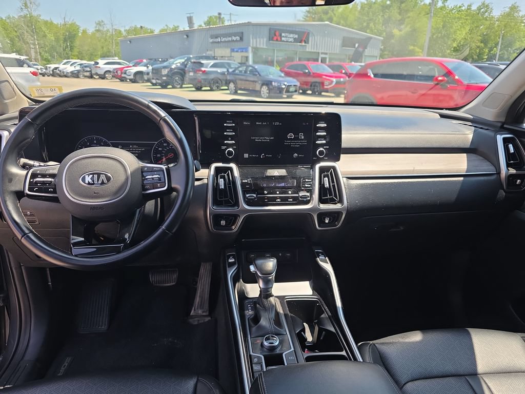 Certified 2021 Kia Sorento EX w/ Panoramic Sunroof Package AWD/4WD image 12