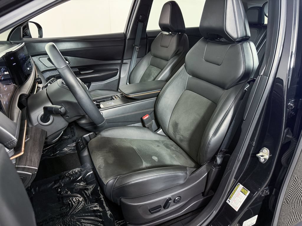 Certified 2023 Nissan Ariya FWD image 17