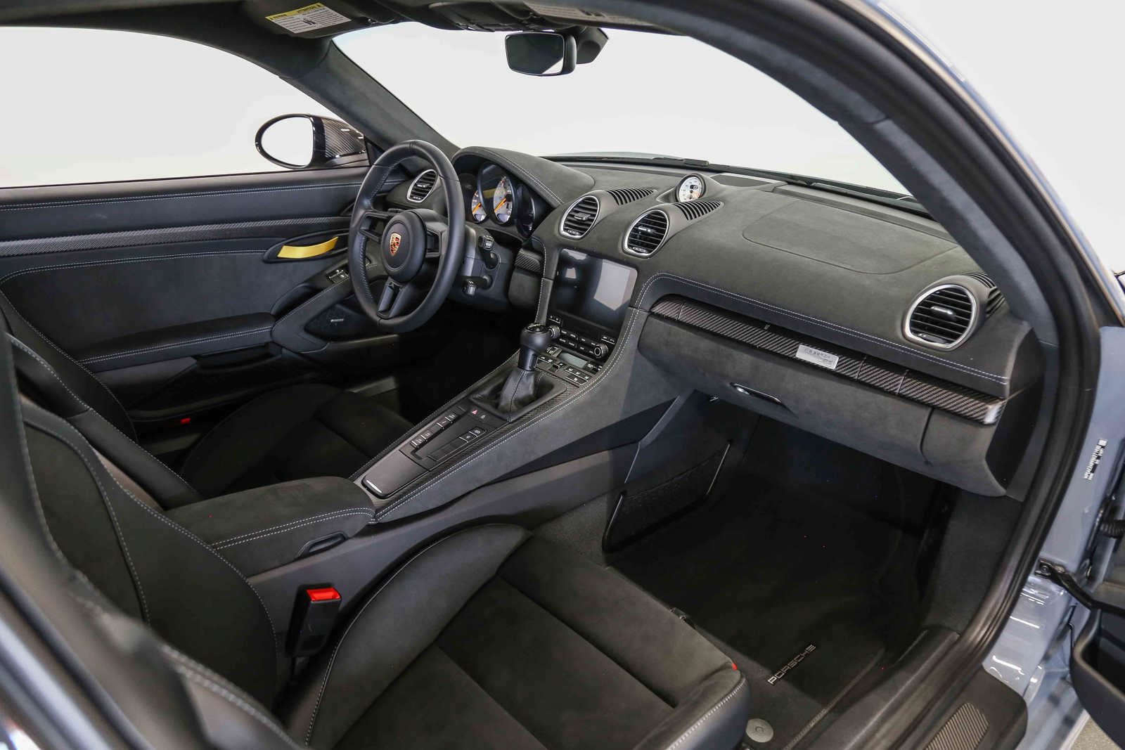 Used 2025 Porsche 718 Cayman GT4 RS w/ Weissach Package RWD image 38