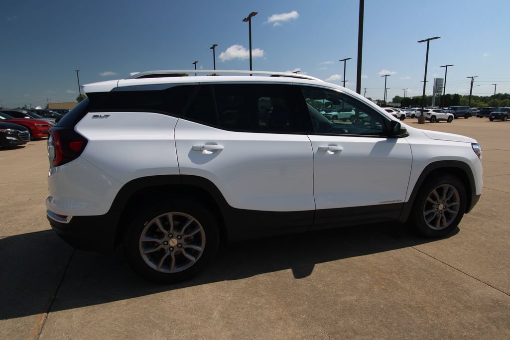 Used 2024 GMC Terrain SLT AWD/4WD image 5