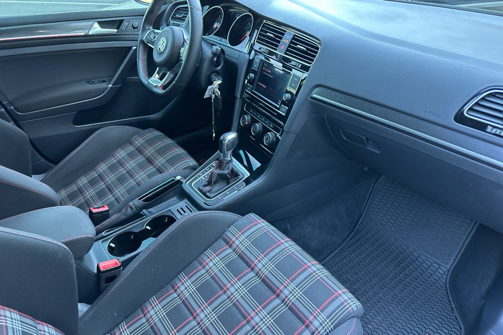 Used 2019 Volkswagen GTI S w/ Driver Assistance Package image 31