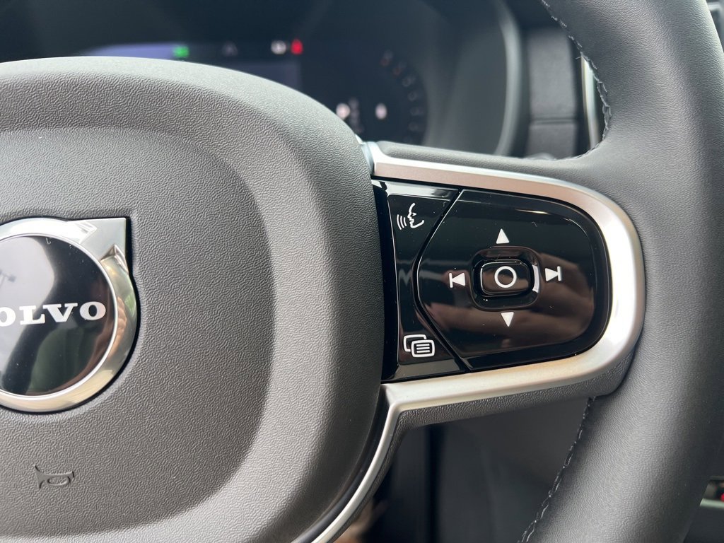 New 2026 Volvo XC90 B6 Plus w/ Protection Package Premier image 19