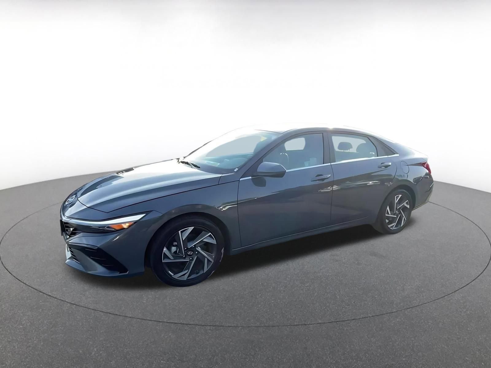 Used 2025 Hyundai Elantra SEL image 8