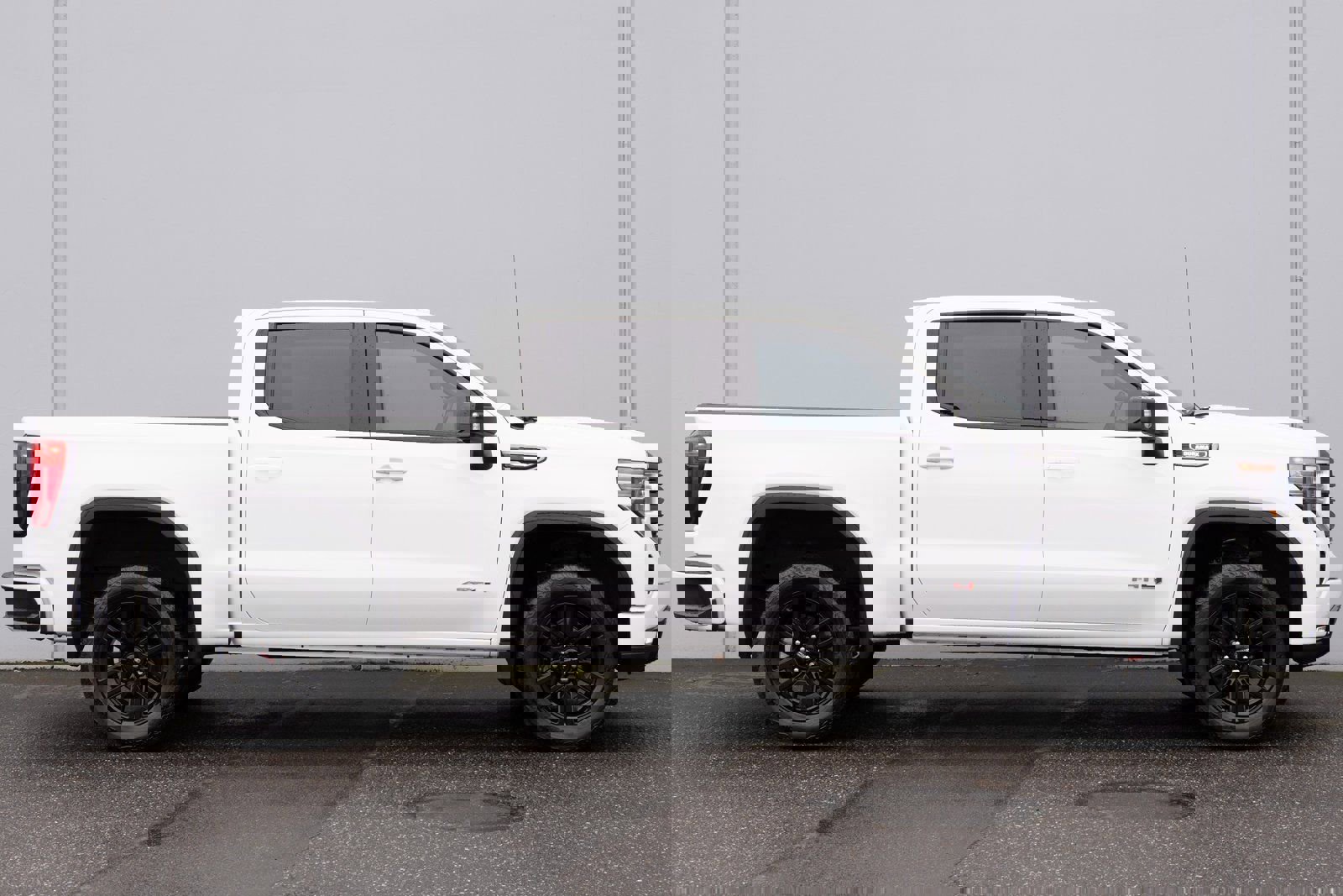 Used 2023 GMC Sierra 1500 AT4 w/ Technology Package image 32