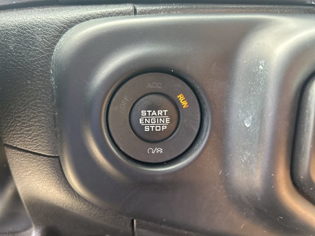 Used 2023 Jeep Wrangler Sport AWD/4WD image 38