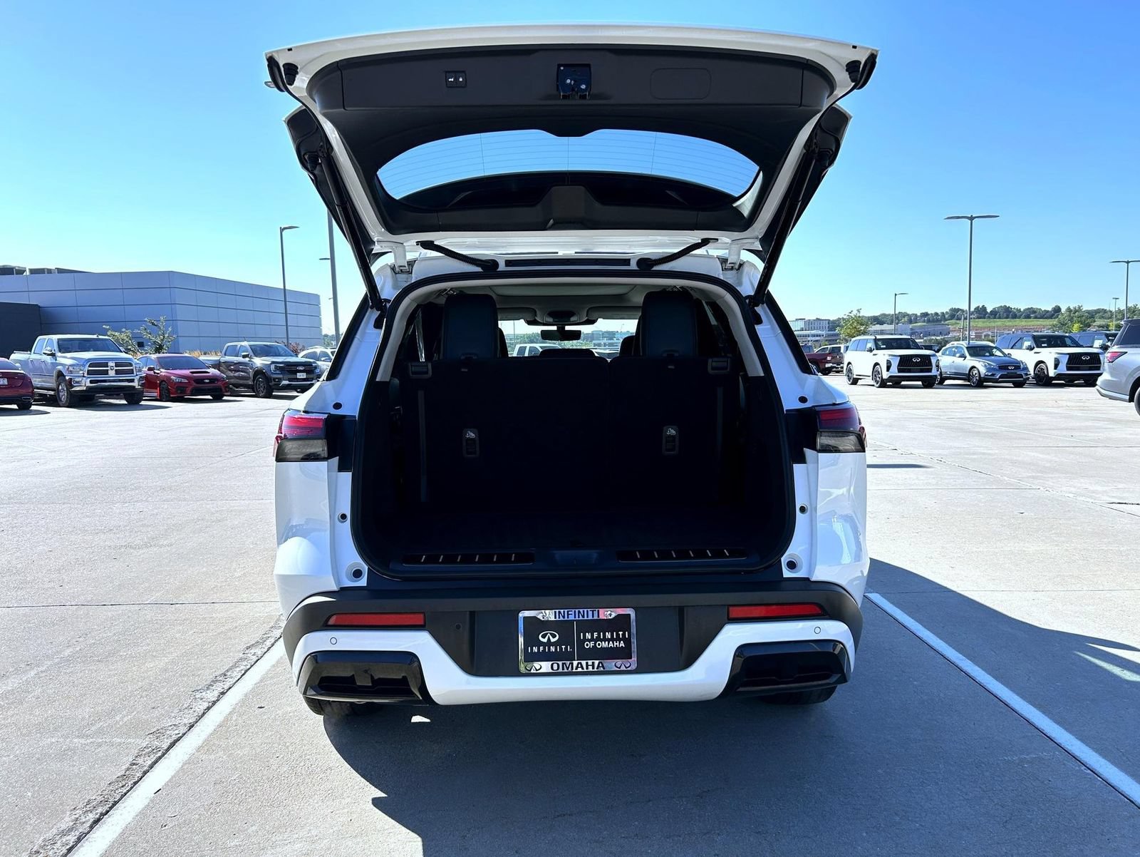 Used 2025 INFINITI QX60 Luxe w/ Vision Package AWD/4WD image 23