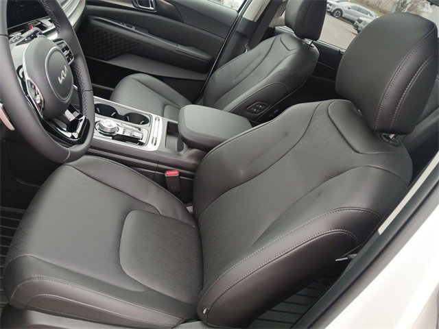 New 2026 Kia Carnival SX image 11