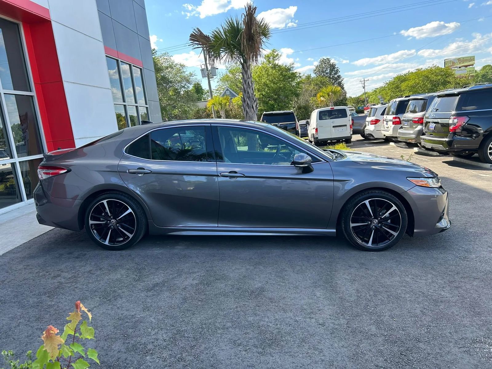 Used 2020 Toyota Camry XSE w/ Navigation Package FWD image 8