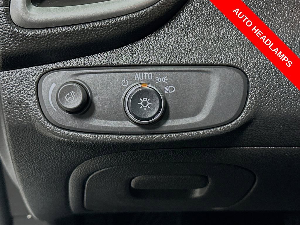 Used 2018 Chevrolet Trax LT w/ LT Convenience Package image 11