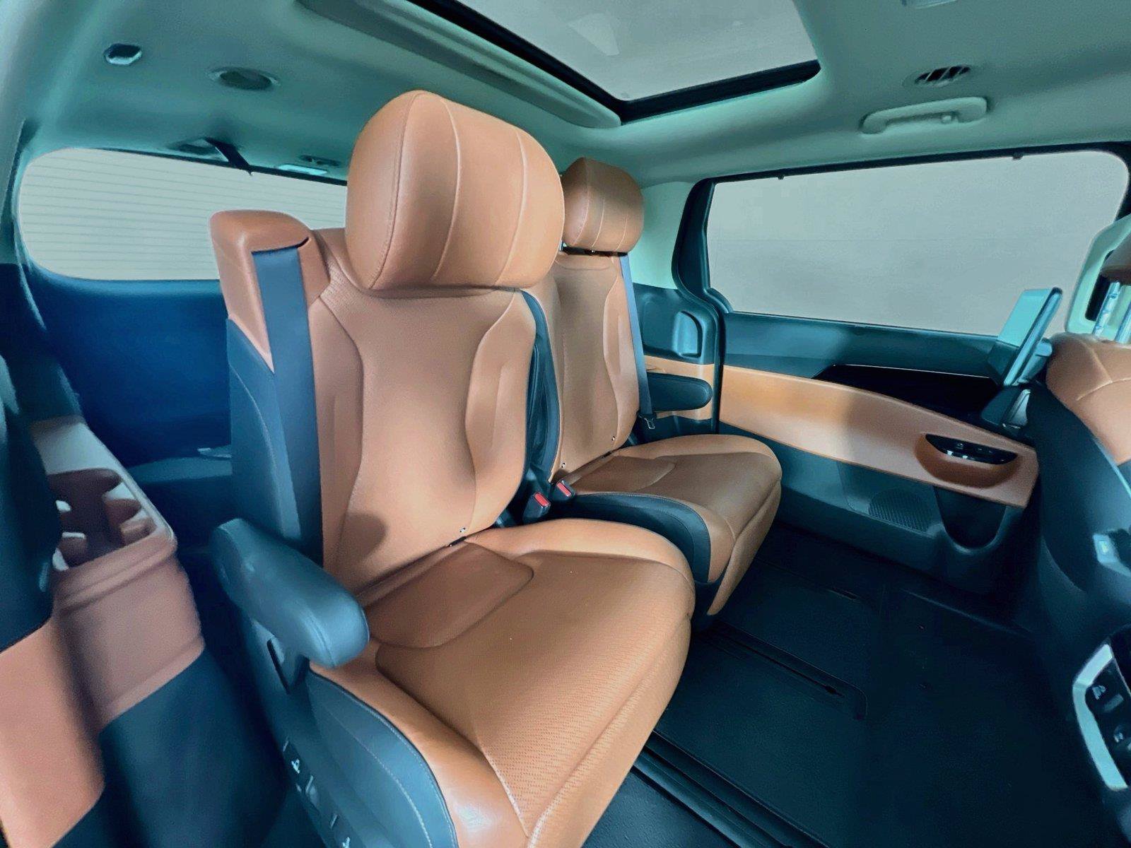 Used 2024 Kia Carnival SX Prestige FWD image 27