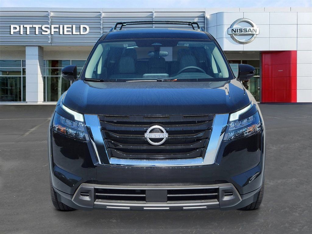 New 2025 Nissan Pathfinder SV image 8