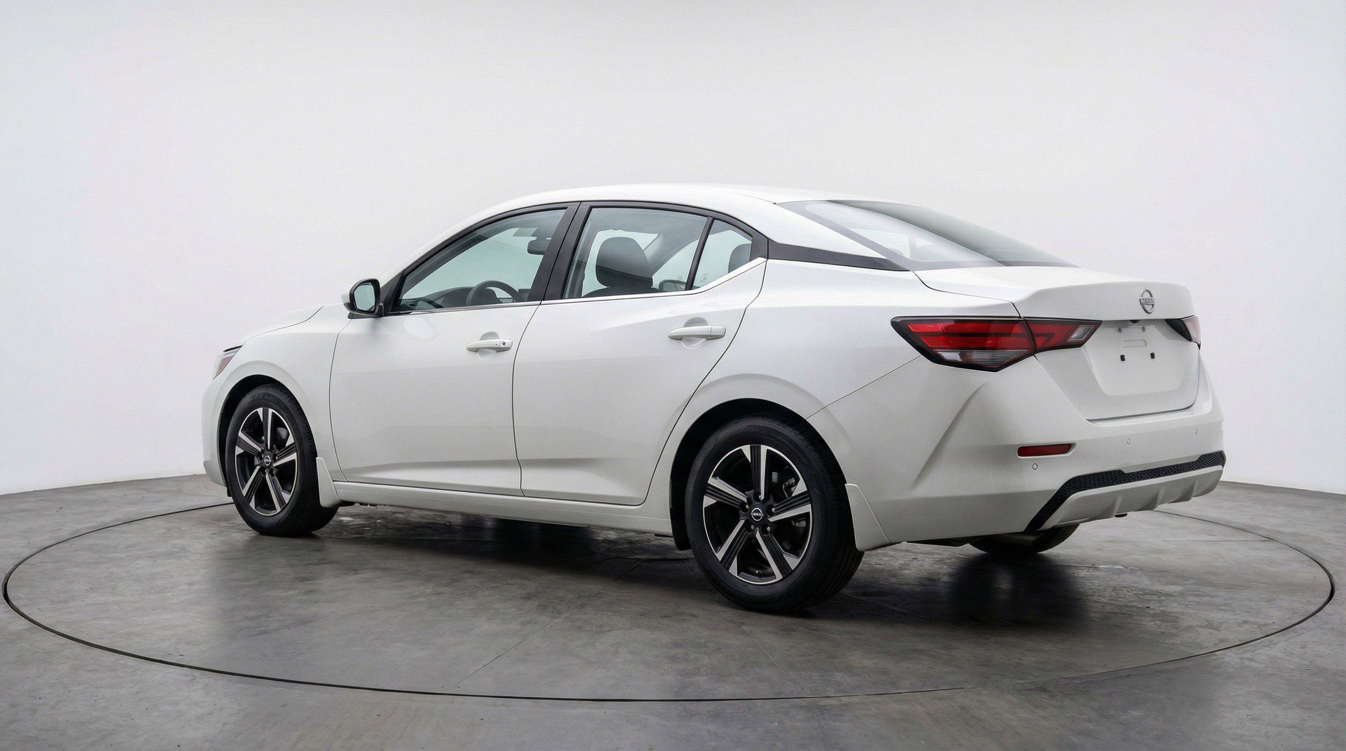 Used 2025 Nissan Sentra SV image 6