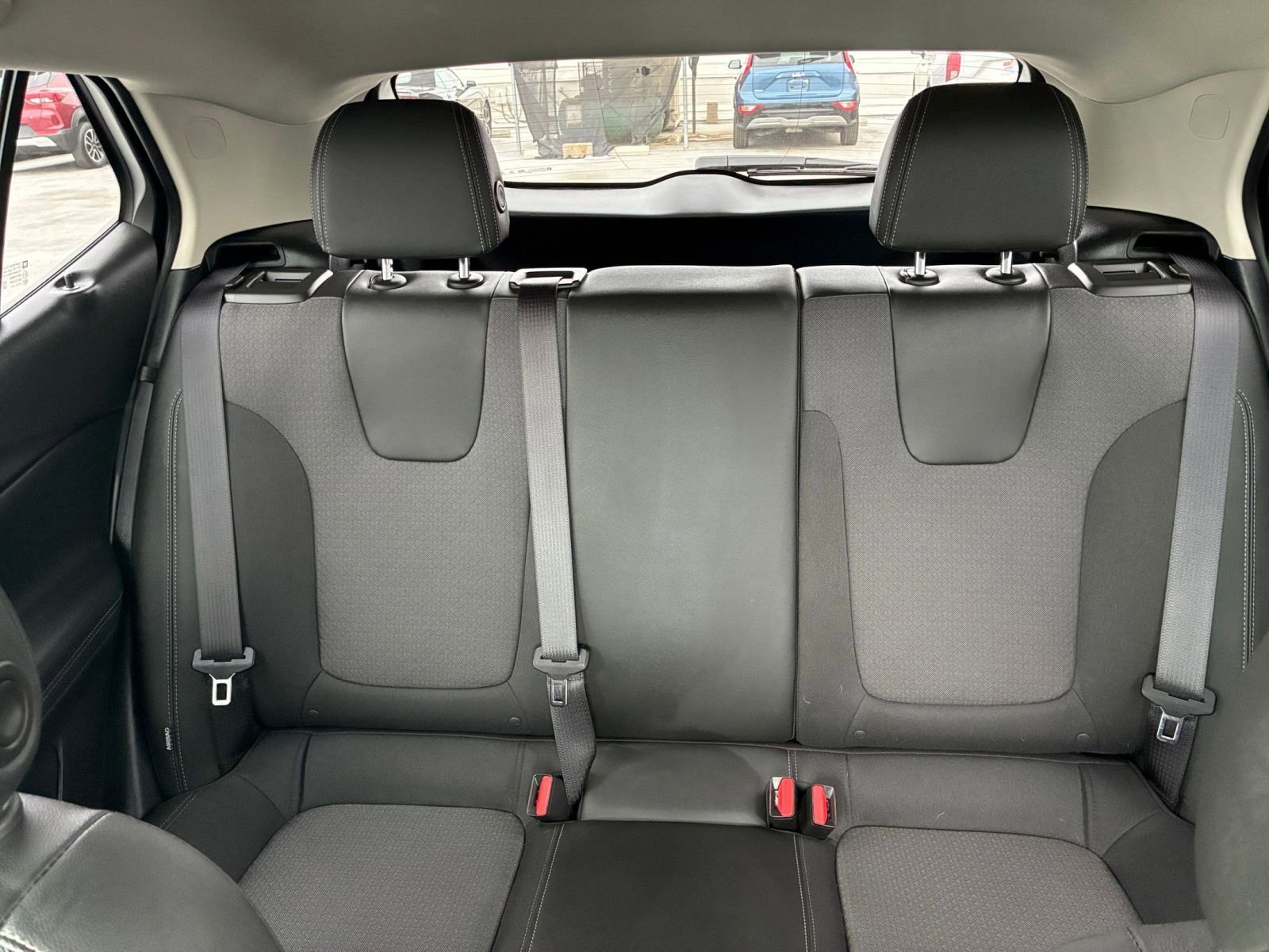 Used 2025 Buick Encore GX Preferred image 36