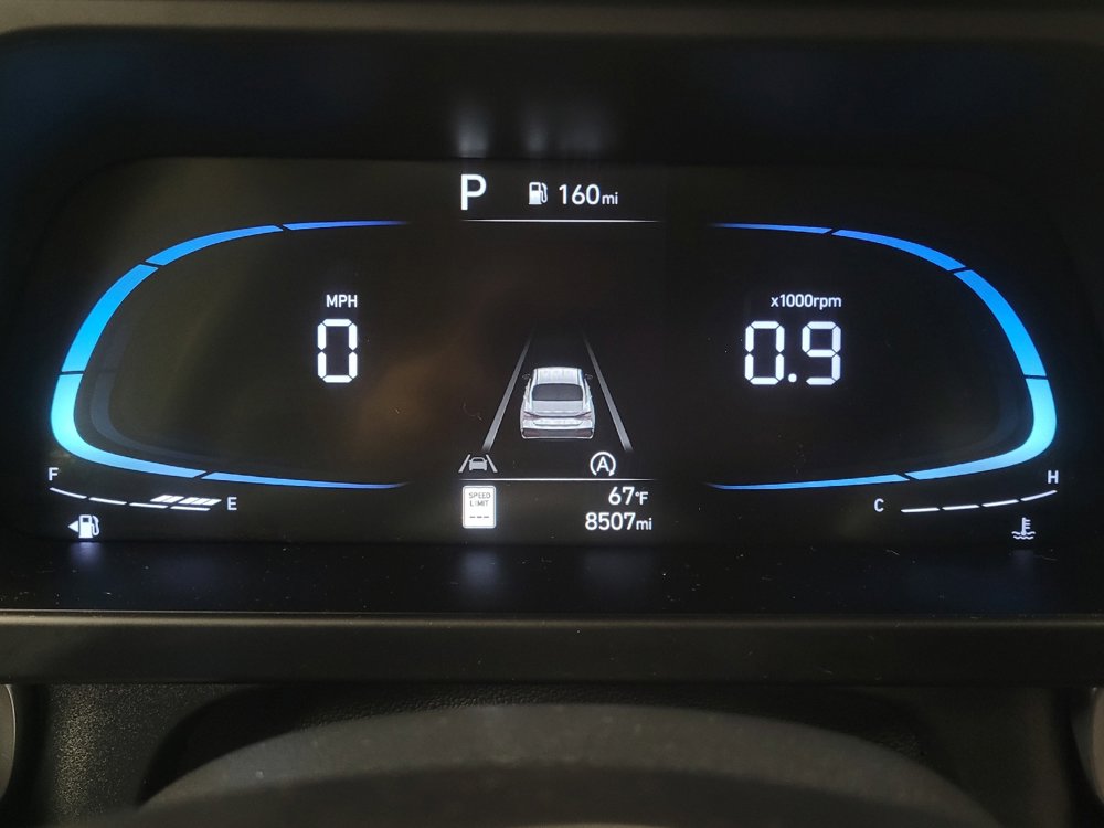 Used 2025 Hyundai Elantra SE image 23