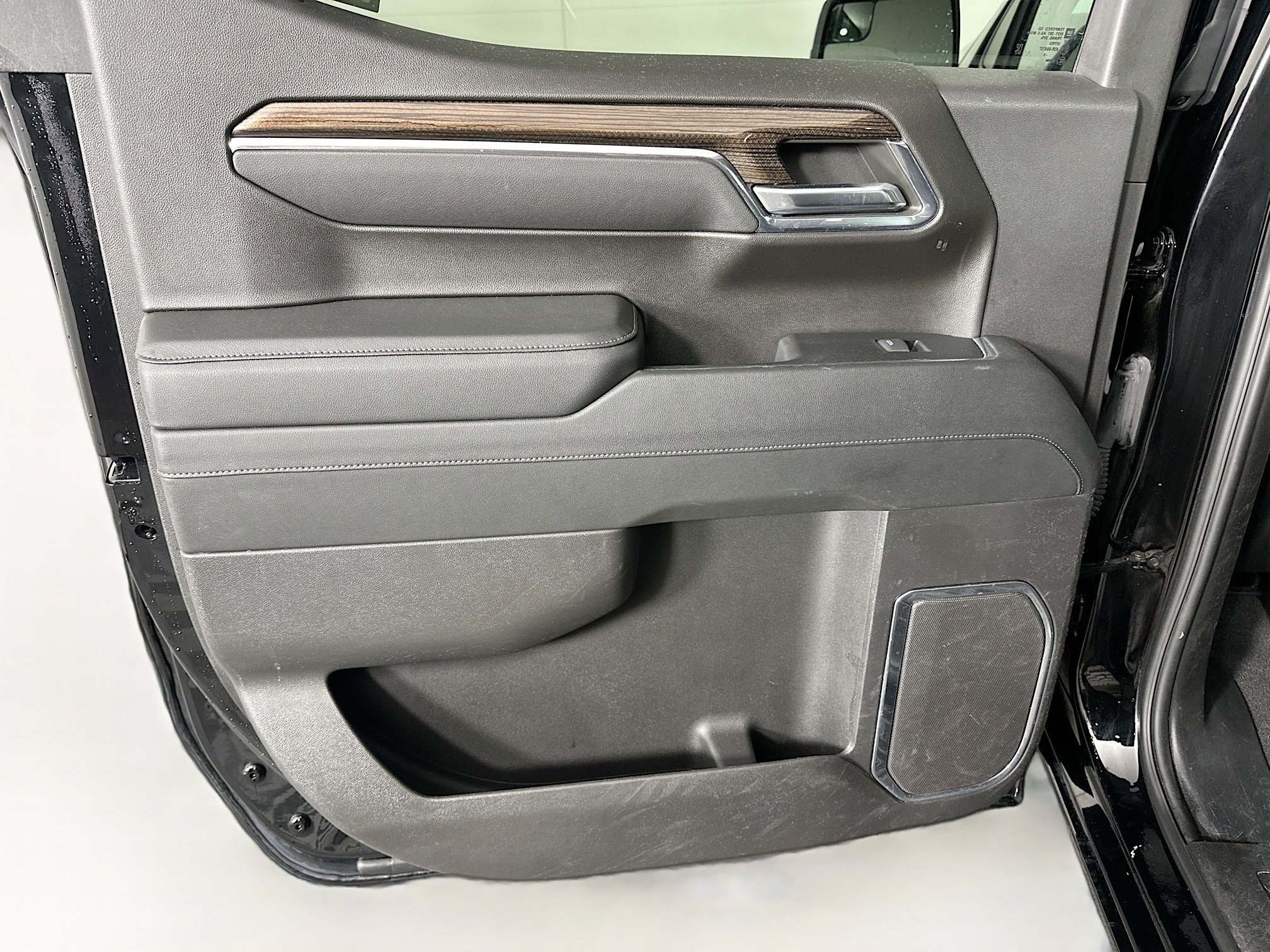 Used 2024 Chevrolet Silverado 1500 LT image 26