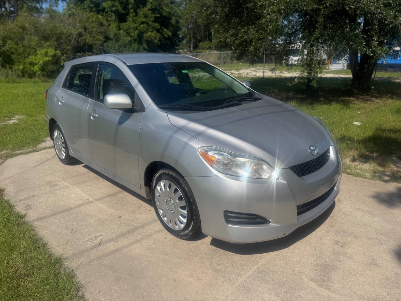 Used 2009 Toyota Matrix FWD image 3