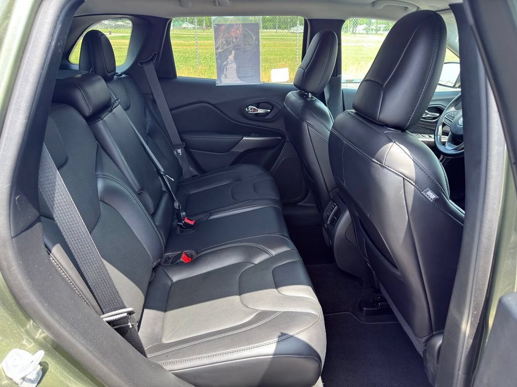 Used 2021 Jeep Cherokee Latitude Lux FWD image 32