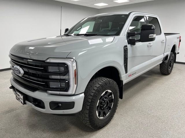 Used 2025 Ford F350 Platinum w/ Tremor Off-Road Package AWD/4WD image 5