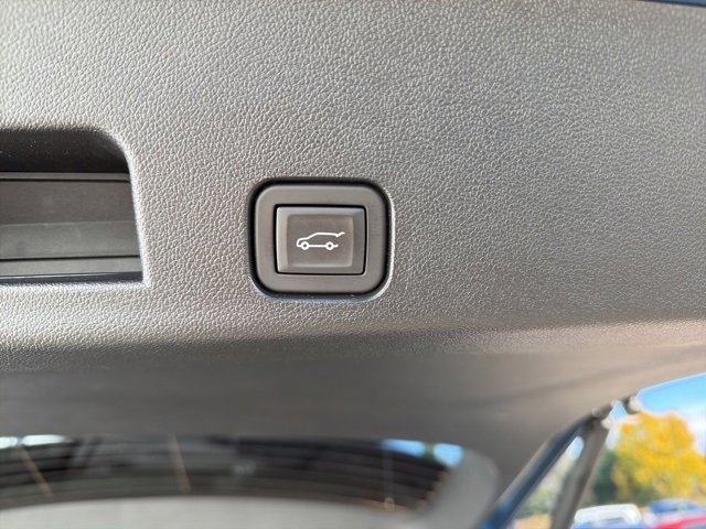 Used 2024 Chevrolet Traverse LT image 34