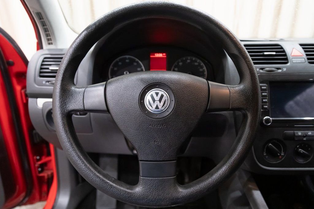 Used 2008 Volkswagen Rabbit S image 11