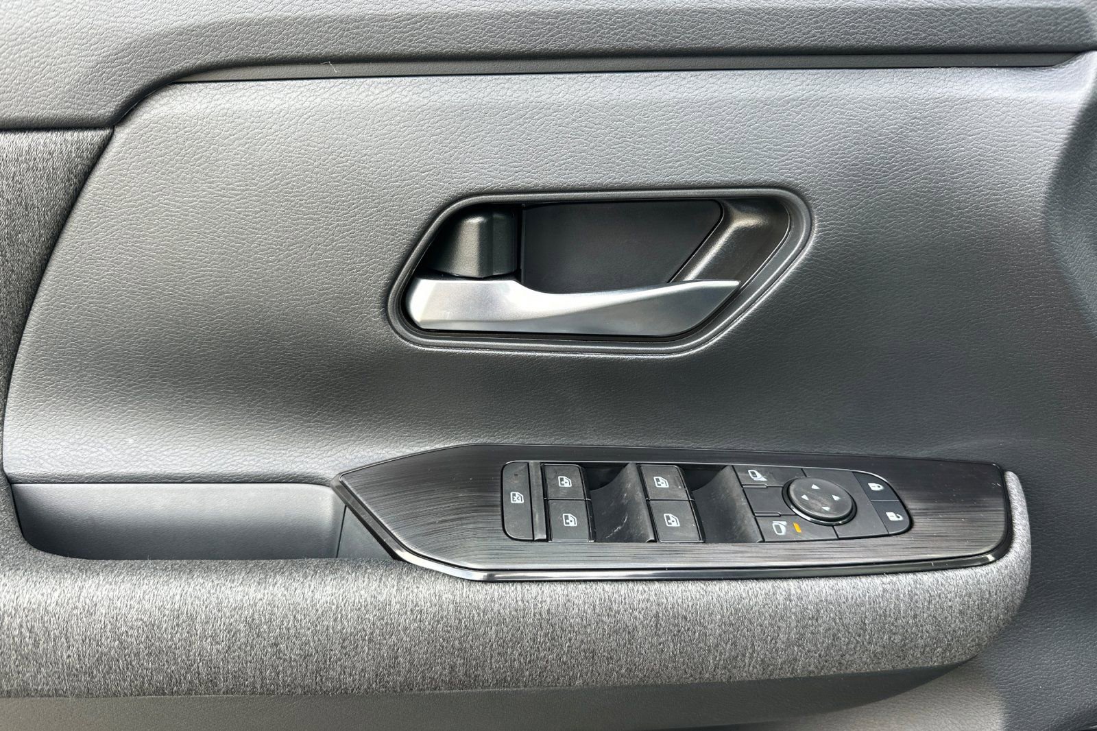 New 2026 Nissan Kicks SV w/ SV Premium Package image 8