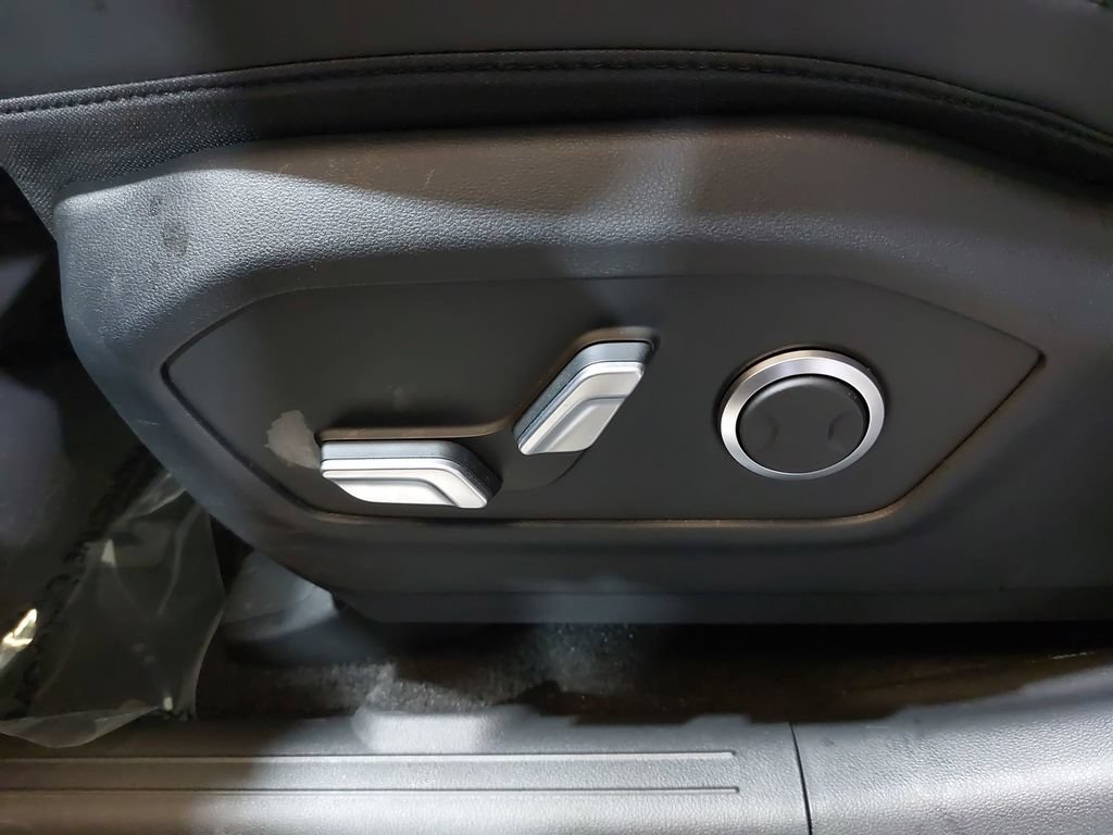 Used 2025 Hyundai Santa Fe SEL AWD/4WD image 30