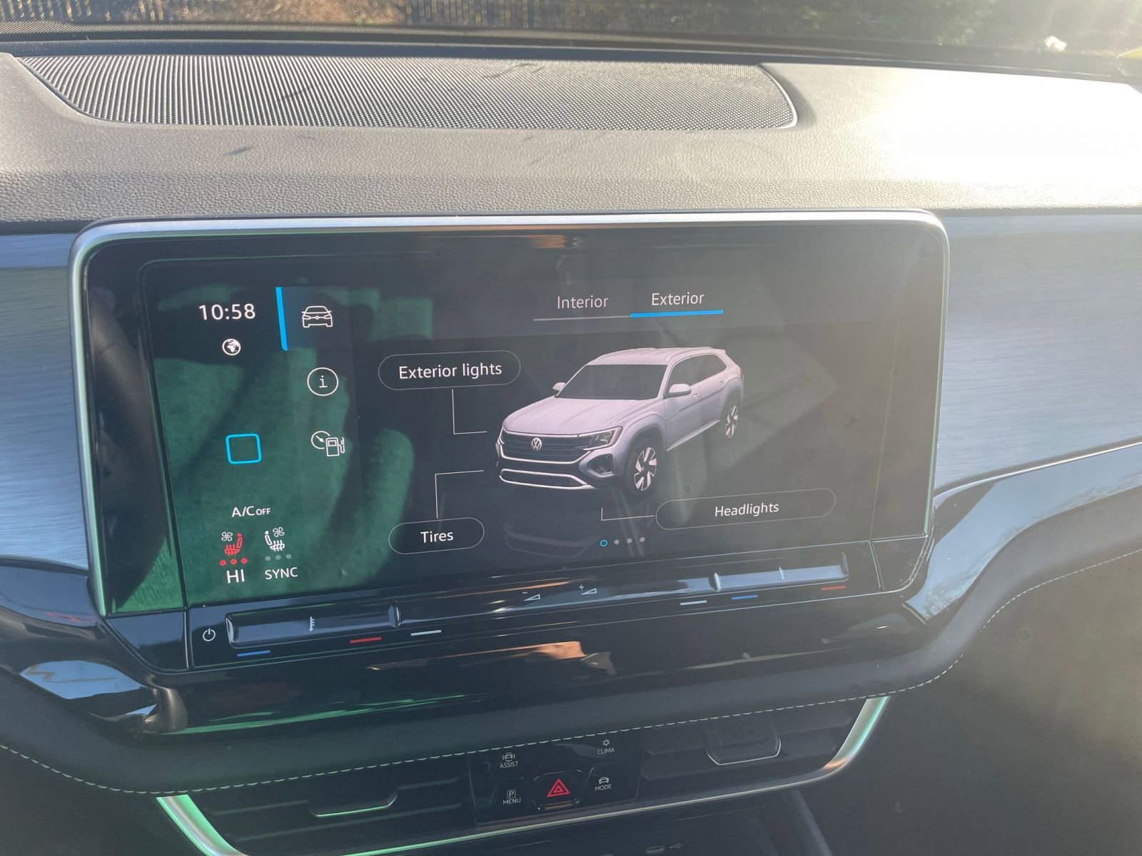 Used 2025 Volkswagen Atlas Cross Sport SE image 21