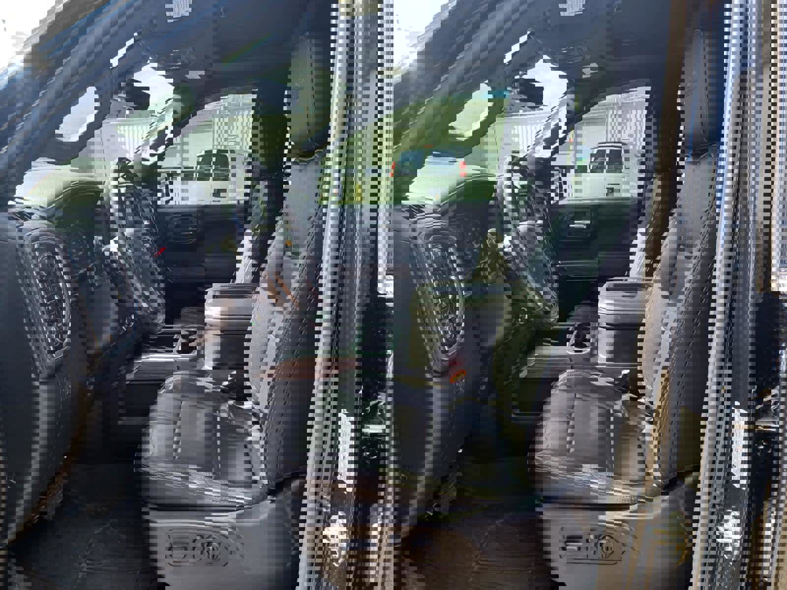 Used 2019 Chevrolet Silverado 1500 High Country w/ Technology Package image 7