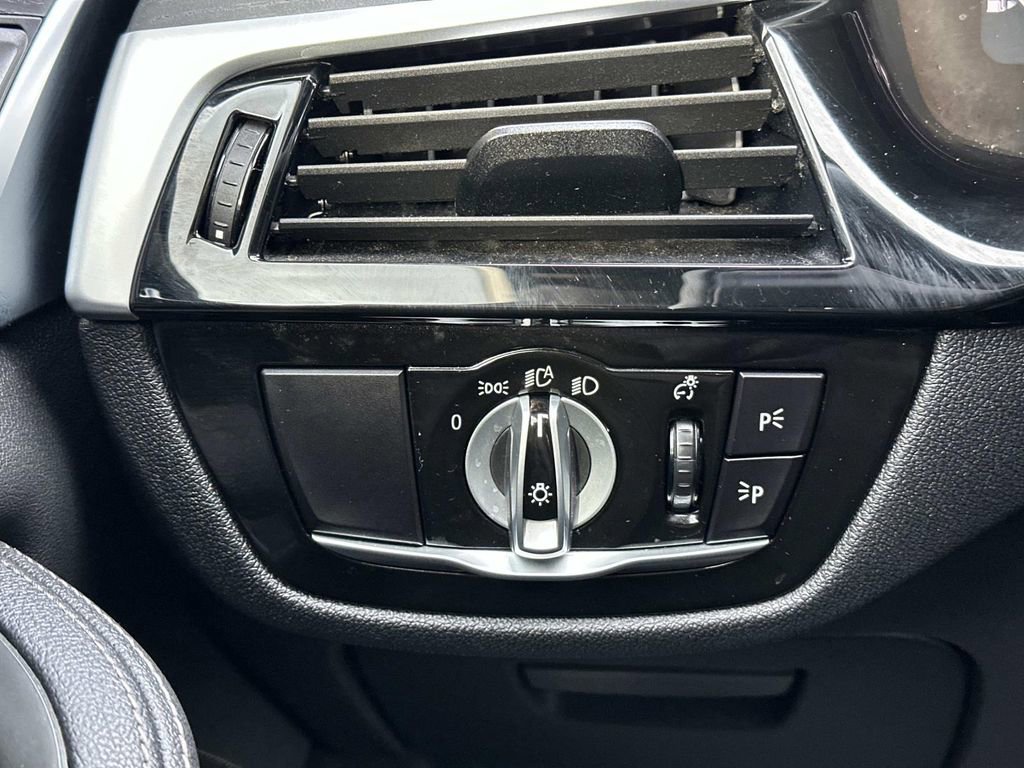 Used 2023 BMW 530i xDrive w/ Premium Package image 17