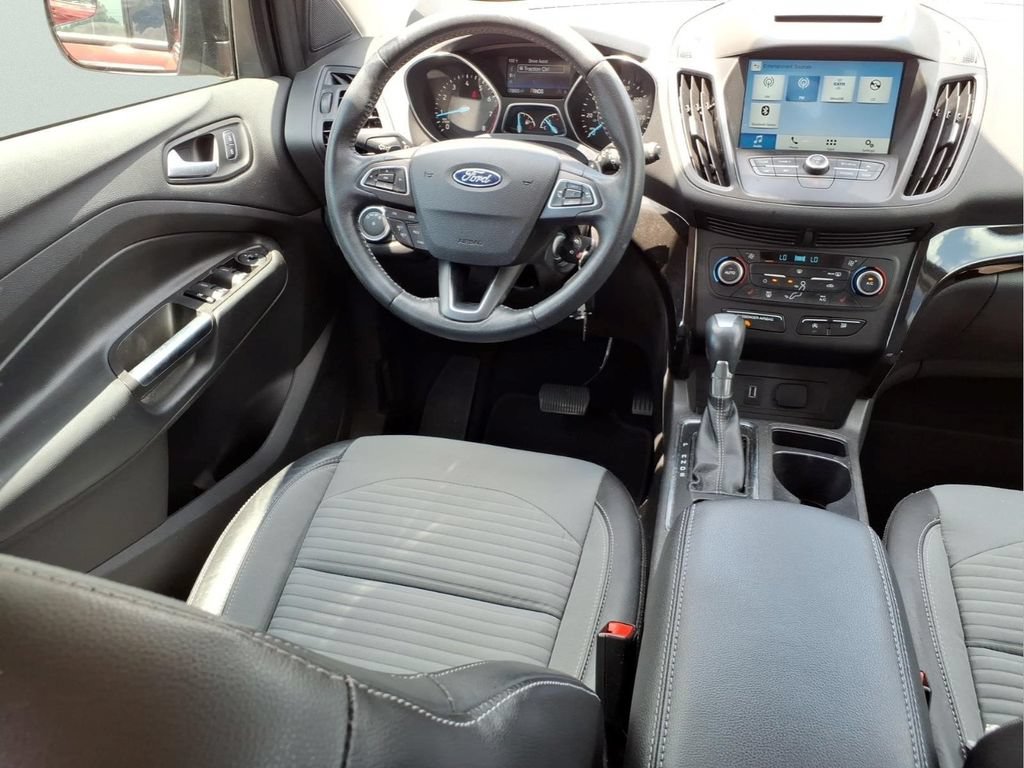 Used 2018 Ford Escape SE w/ SE Sport Appearance Package FWD image 6