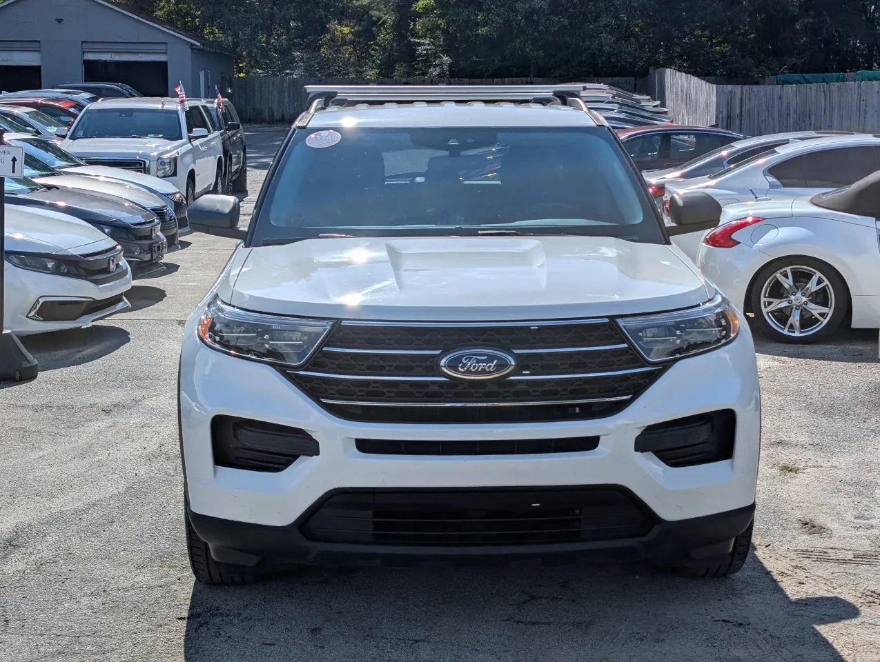 Used 2022 Ford Explorer XLT image 2