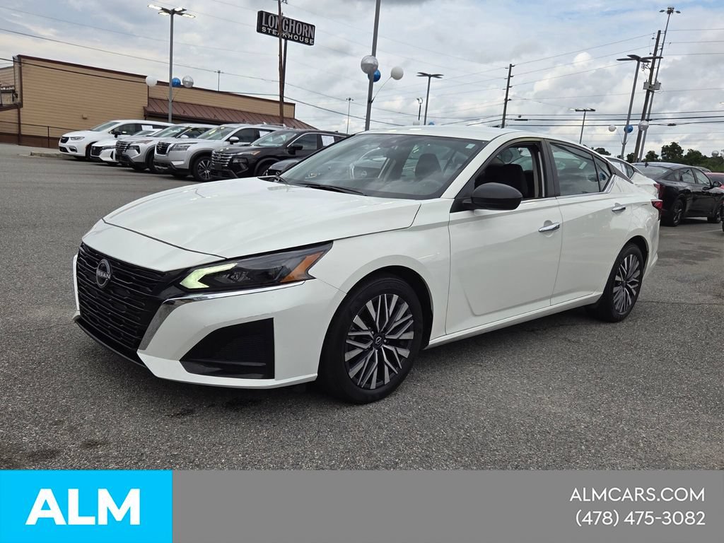 Used 2025 Nissan Altima 2.5 SV FWD image 4