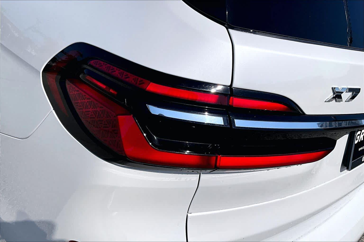 Used 2025 BMW X7 M60i AWD/4WD image 26