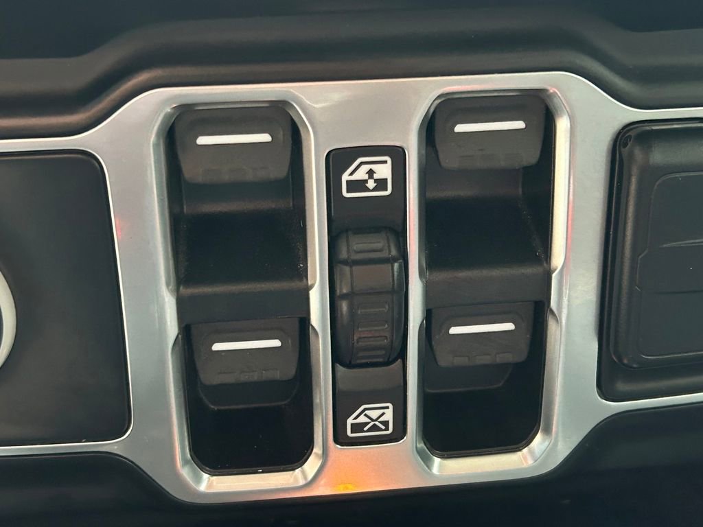 Used 2022 Jeep Gladiator Willys image 27