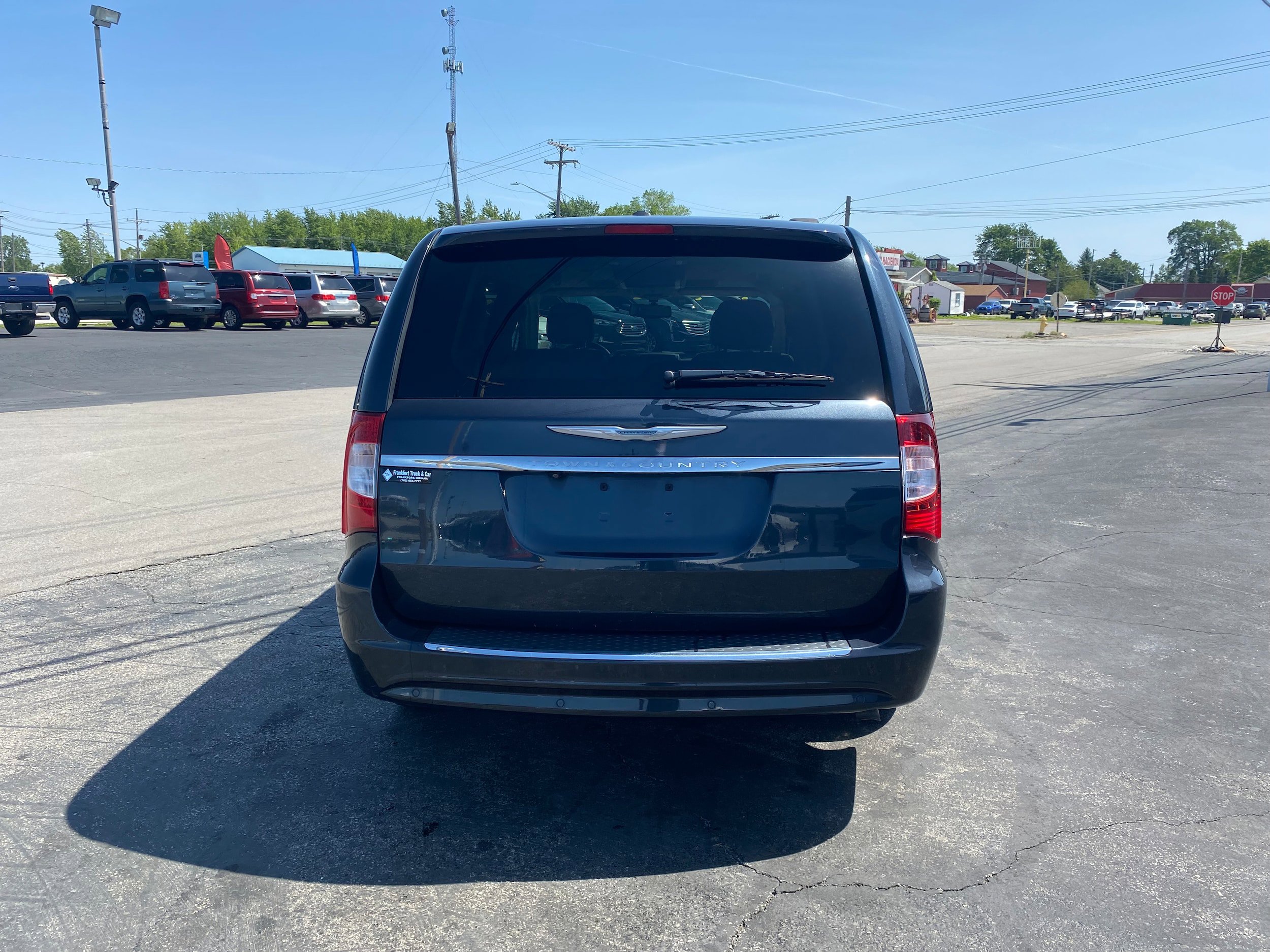 Used 2014 Chrysler Town & Country Touring-L w/ Driver Convenience Group FWD image 6