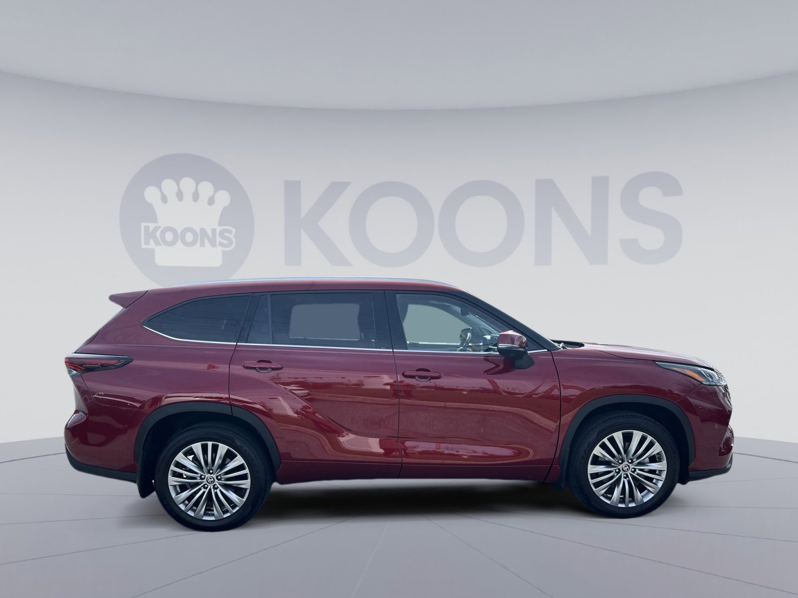 Used 2024 Toyota Highlander Platinum image 8