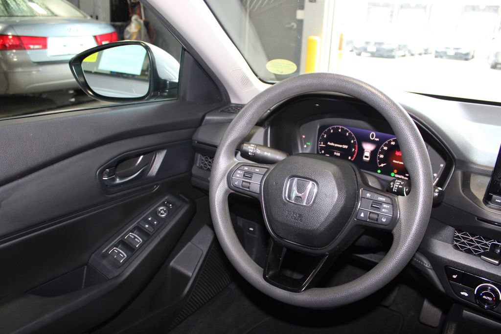 Used 2023 Honda Accord EX image 19