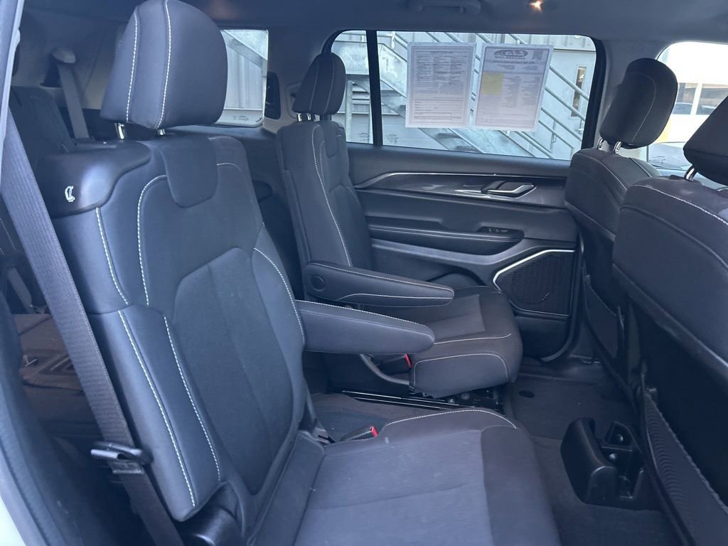 Used 2022 Jeep Grand Cherokee L Laredo w/ Luxury Tech Group I image 41